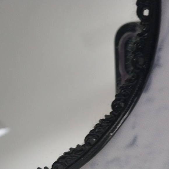 Vintage Look Mirror w Ribbon Hanger Oval w Sillouette - Picture 4 of 6